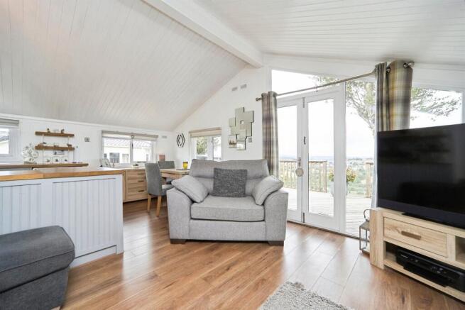 2 bed Park Home for sale Image 4
