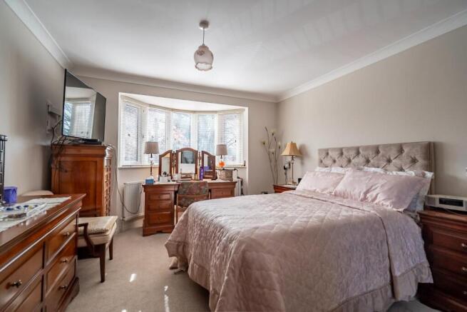 4 bed Detached for sale Image 11