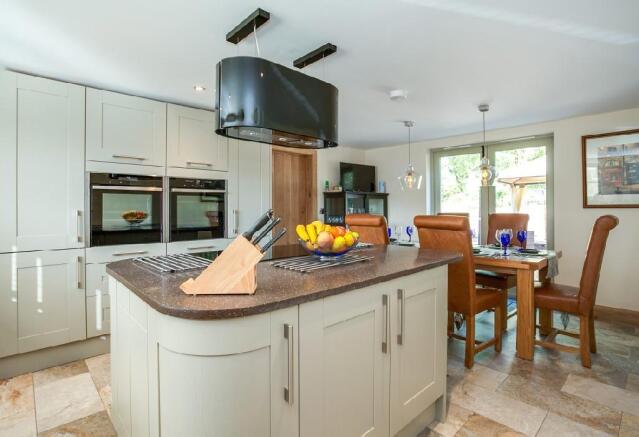 Plot 3 Kitchen 1.jpg