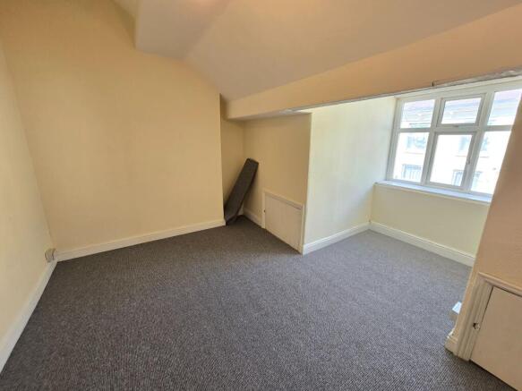 5 bed Block of Apartments for sale Image 11