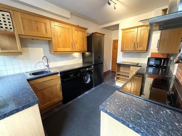 3 bed Terraced for sale Image 5