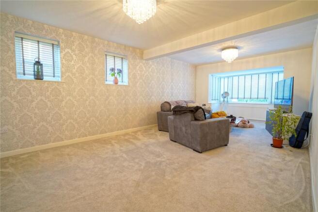 4 bed Detached for sale Image 6