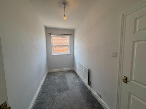 2 bed Terraced to rent Image 6