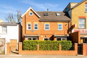Flat 4, 21 Lotus House, Lodge Lane, North Finchley, London N12 8GA