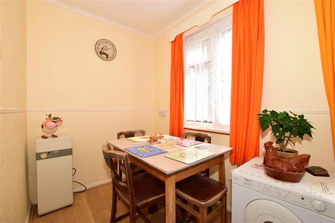 Kitchen/ Dining Room