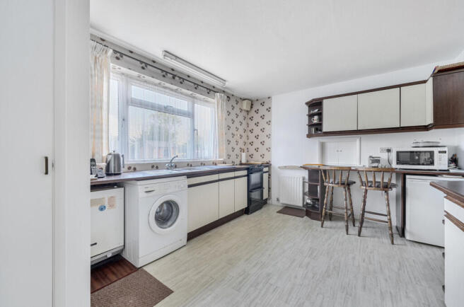 1357153-12-68d171...