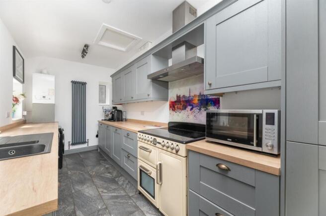 3 bed Terraced for sale Image 11