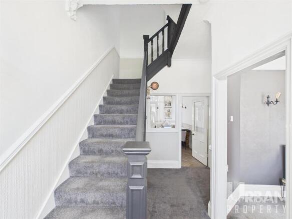 4 bed Semi-Detached for sale Image 8