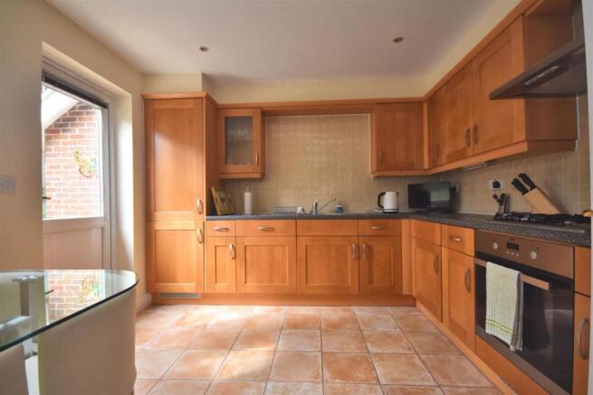 kitchen 1.jpg