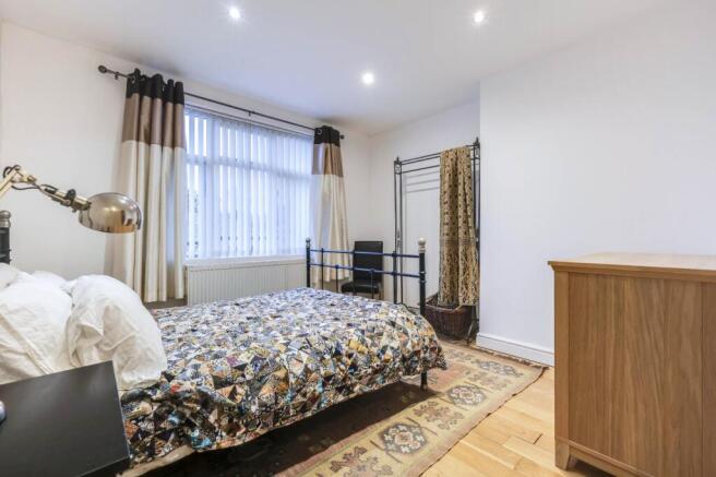 2 bed Flat for sale Image 5
