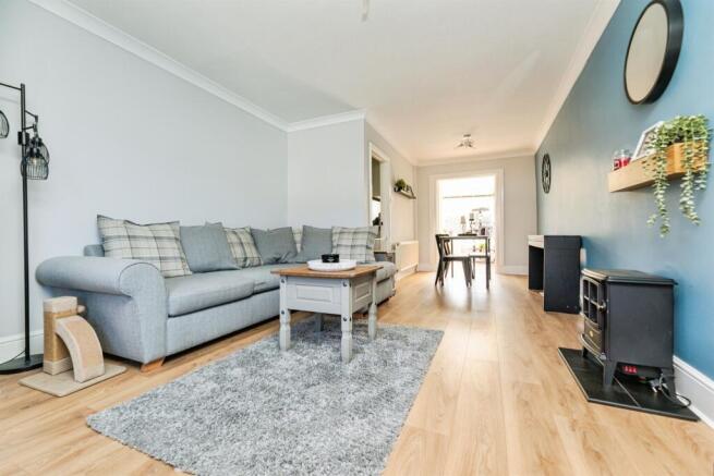 3 bed Semi-Detached for sale Image 6
