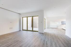 342d, North Circular Road, London N13 6BJ