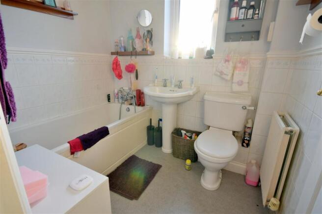 BATH / SHOWER ROOM