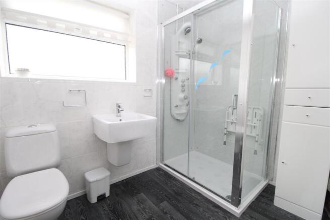 SHOWER ROOM