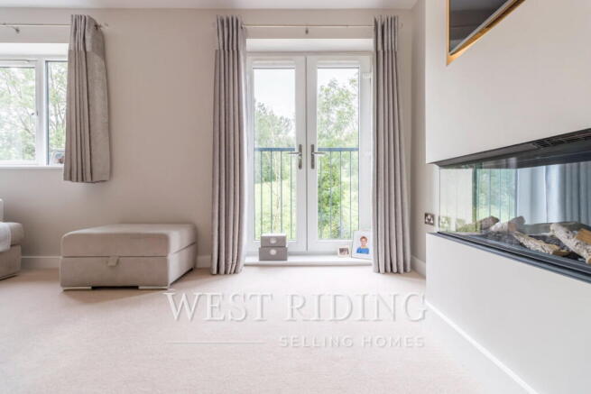 4 bed Semi-Detached for sale Image 5
