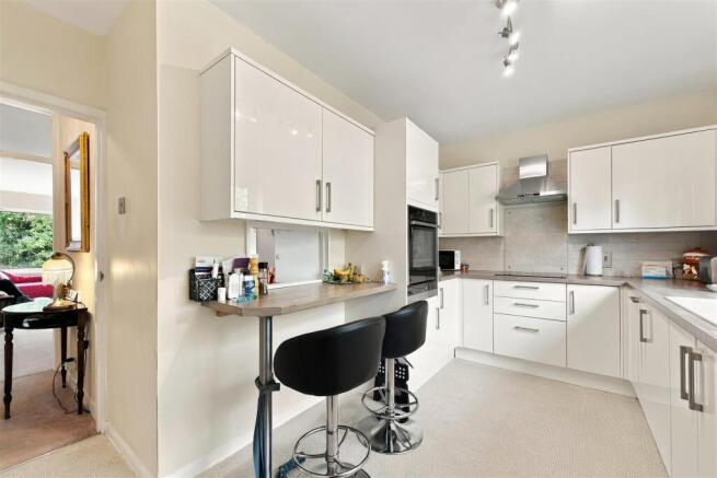 Bradgate Road, Altrincham photo 3