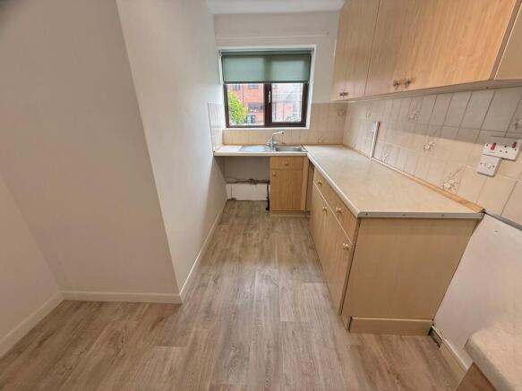 6 dinsdale Garden...