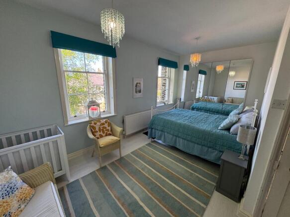 4 bed Terraced for sale Image 6