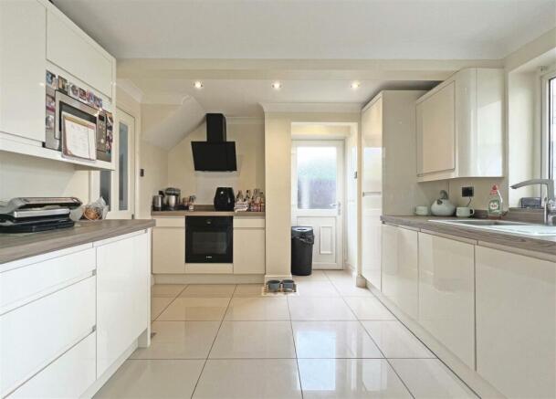 Kitchen d.jpg