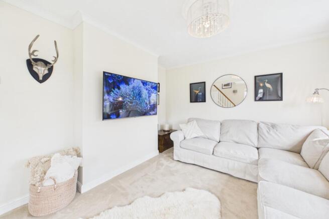 4 bed Semi-Detached for sale Image 5