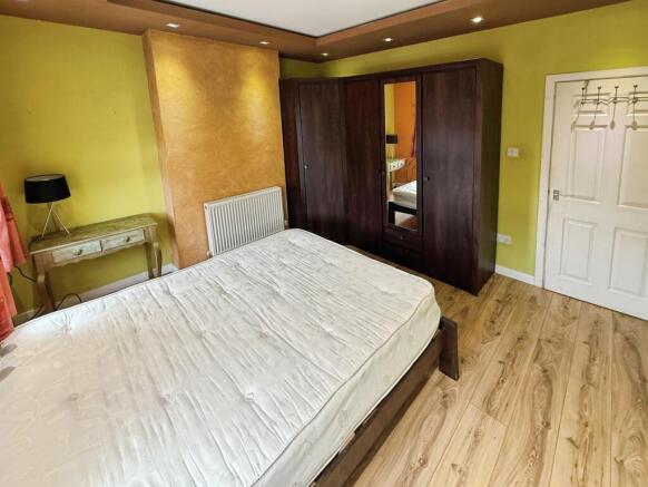 2 bed Terraced to rent Image 7
