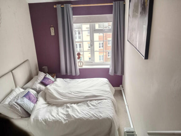 2 bed Flat for sale Image 8