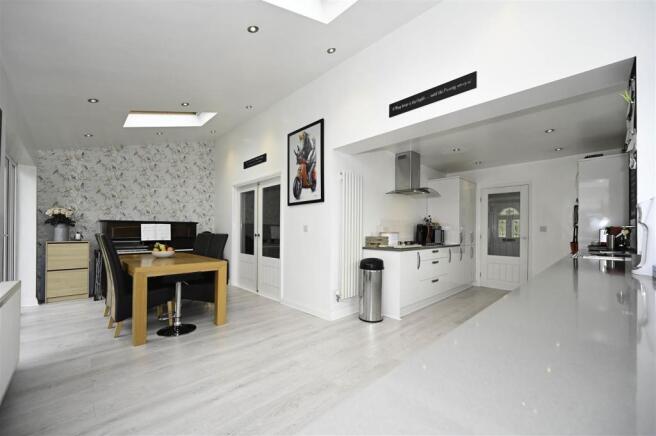 Living/Dining kitchen
