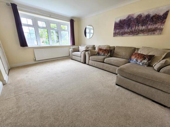 4 bed Detached for sale Image 7