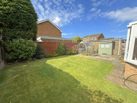 2 bed Detached Bungalow for sale Image 12