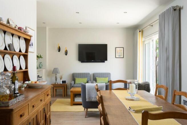 4 bed Detached for sale Image 9