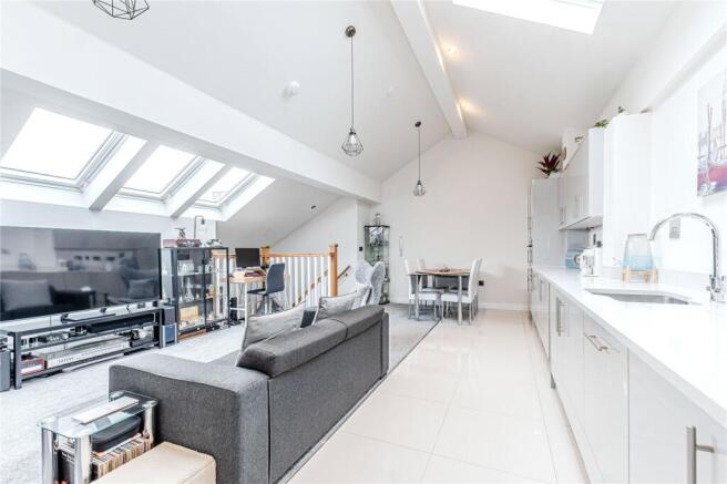2 bed Apartment for sale Image 4