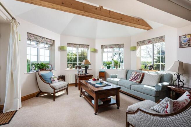 5 bed Detached for sale Image 5