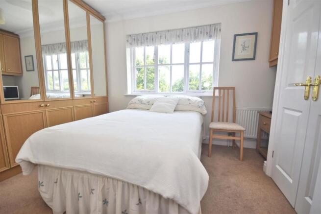 bed 2.jpg