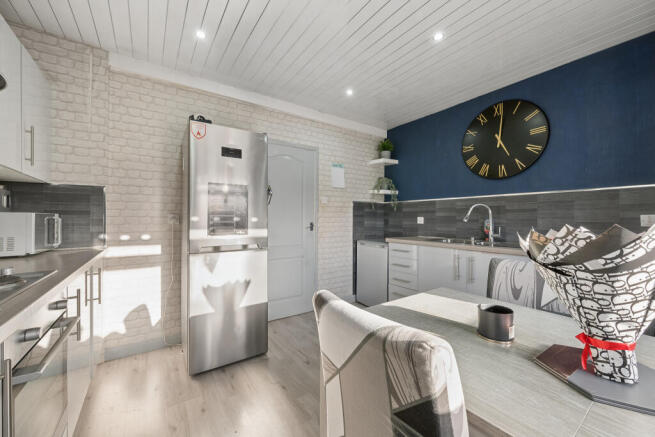 Kitchen/ Dining Area