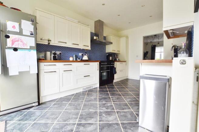 kitchen 1.jpg