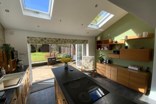 kitchen/dining room 