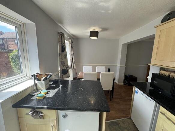 2 bed End of Terrace to rent Image 7