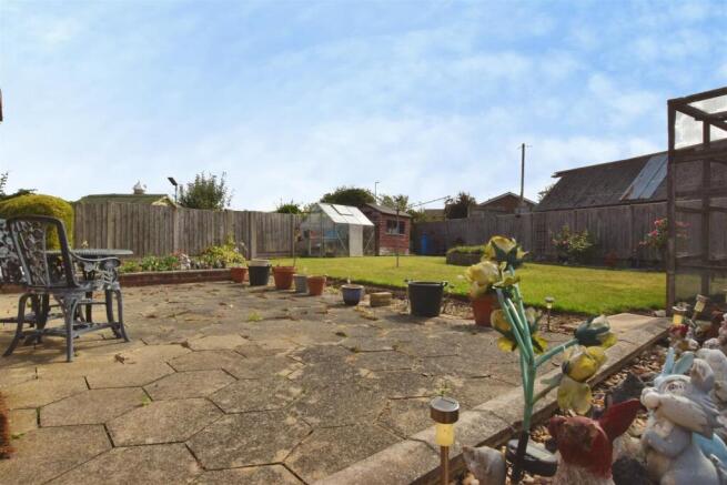 594f10f8-garden.JPG