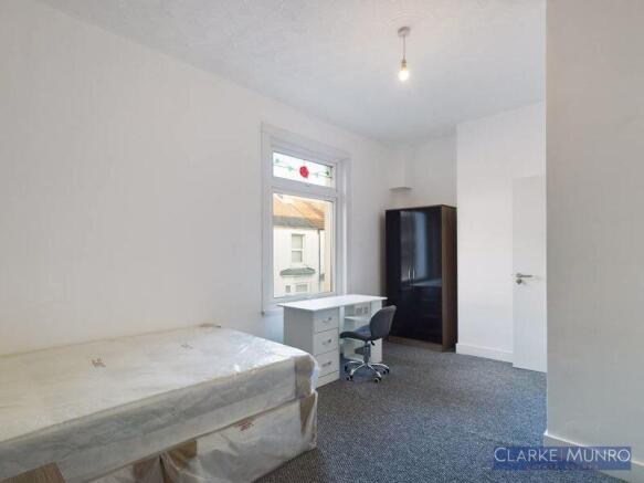 1 bed Town House to rent Image 7