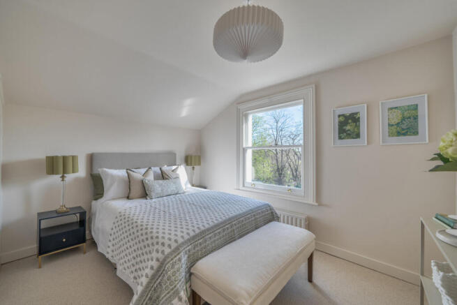 1438614-5-69d529d...