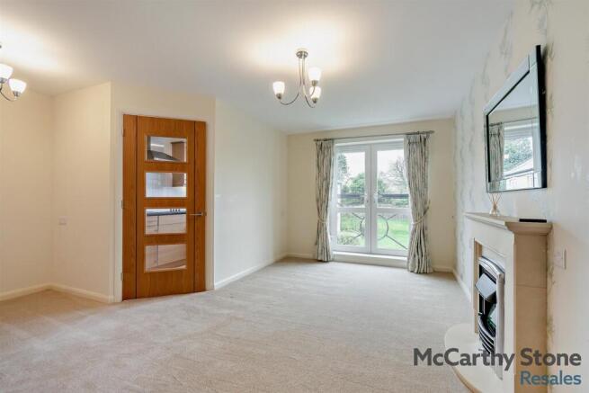 1 bed Apartment for sale Image 6