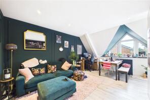Flat 6, New Barn, Old Grange Close, Calcot, Reading RG31 7BY