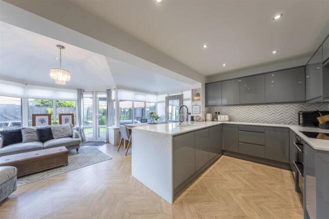 3 Tealby Close-001.JPG