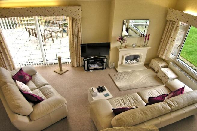 LOUNGE VIEW 1