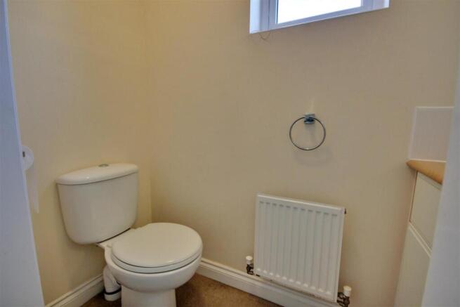 4 bed Semi-Detached for sale Image 5