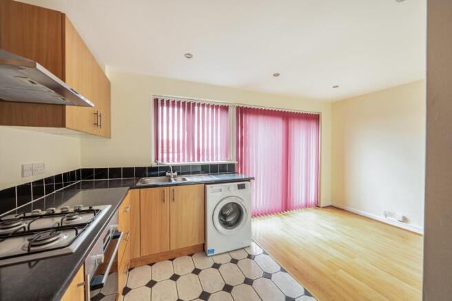 3 bed Semi-Detached for sale Image 7