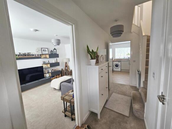 3 bed Semi-Detached for sale Image 7