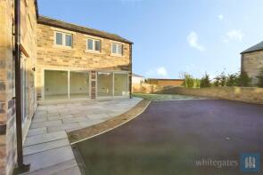 19, Slaithwaite Road, Thornhill Lees, Dewsbury WF12 9DL