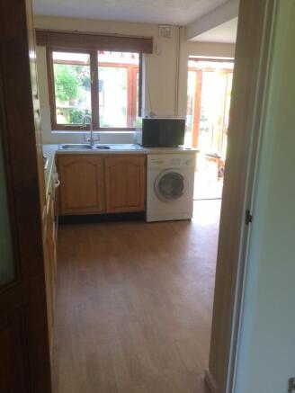 Chapel Terrace, Binfield, Berkshire photo 4