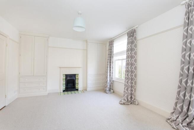 4 bed Terraced to rent Image 6